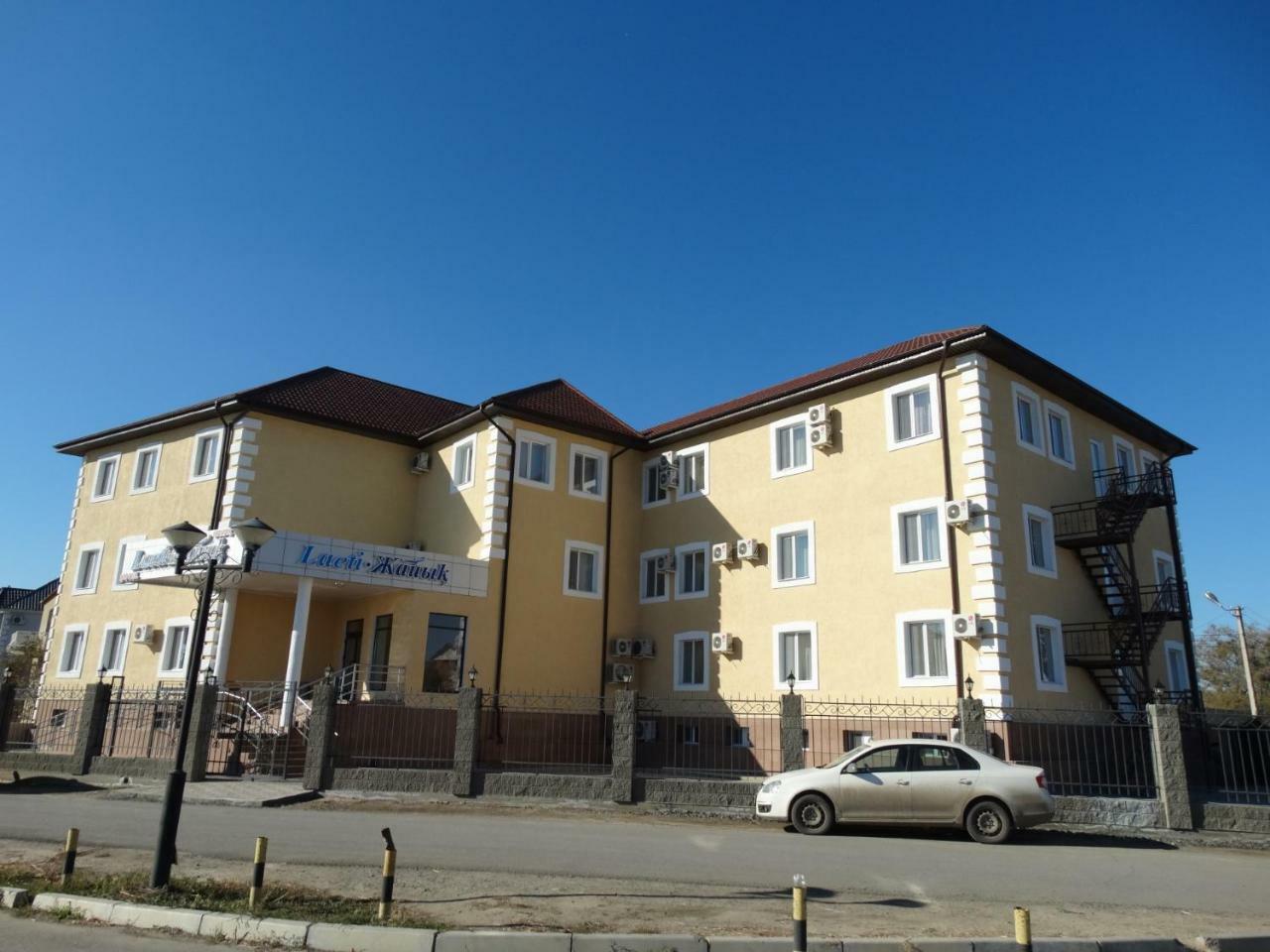 Hotel Laeti-Zhaiyk Atyrau Exterior photo